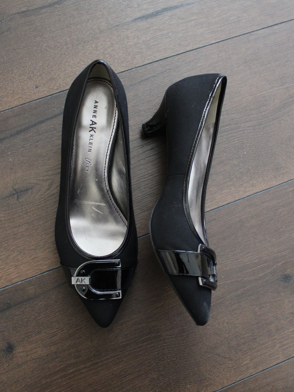 Anne Klein Black Pointed Toe Buckle Pumps Kitten Heel